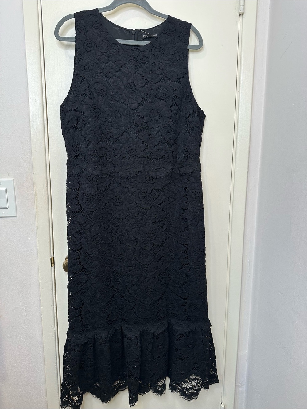 Banana Republic Black Sleeveless Lace Midi Dress with Ruffled Hem